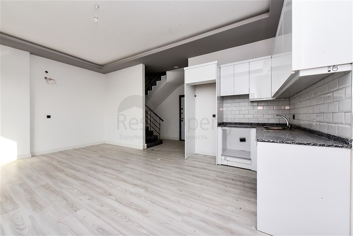 دوبلكس 3 + 1 في مجمع سكني منخفض الارتفاع على بعد 150 متر من البحر