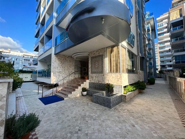 شقة جميلة في مسكن على البحر في منطقة محمودلار. شقة جميلة في مسكن على البحر في منطقة محمودلار.