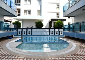 شقة جميلة في مسكن على البحر في منطقة محمودلار. شقة جميلة في مسكن على البحر في منطقة محمودلار.