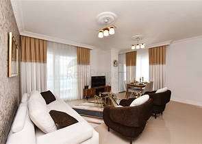 شقة جميلة في مسكن على البحر في منطقة محمودلار. شقة جميلة في مسكن على البحر في منطقة محمودلار.