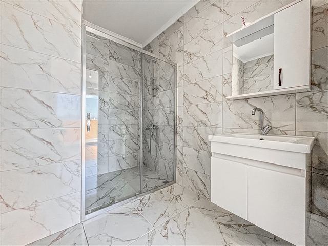 بينهاوس مطل على البحر في منطقة محمودلار بينهاوس مطل على البحر في منطقة محمودلار