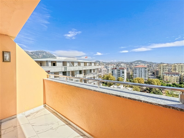 بينهاوس مطل على البحر في منطقة محمودلار بينهاوس مطل على البحر في منطقة محمودلار