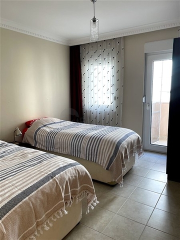 شقة فسيحة من غرفتي نوم على مسافة قريبة من البحر   