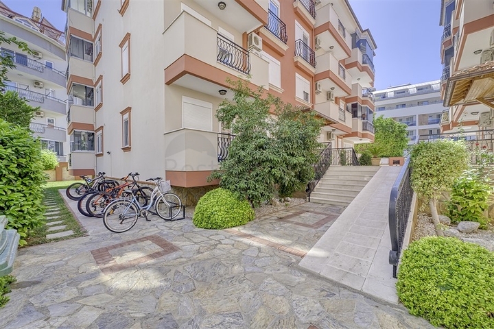 شقة فسيحة من غرفتي نوم على مسافة قريبة من البحر   