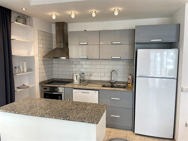 شقة فسيحة من غرفتي نوم على مسافة قريبة من البحر   