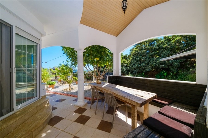 فيلا 4+1 في وسط ألانيا