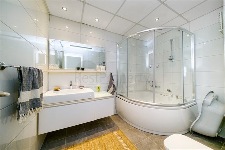 فيلا 4+1 في وسط ألانيا