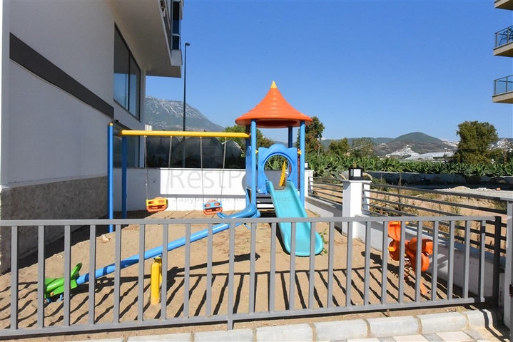 2 + 1 بنتهاوس في منزل جديد 400 متر من البحر  2 + 1 بنتهاوس في منزل جديد 400 متر من البحر