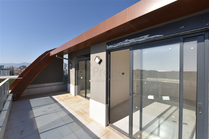 2 + 1 بنتهاوس في منزل جديد 400 متر من البحر  2 + 1 بنتهاوس في منزل جديد 400 متر من البحر