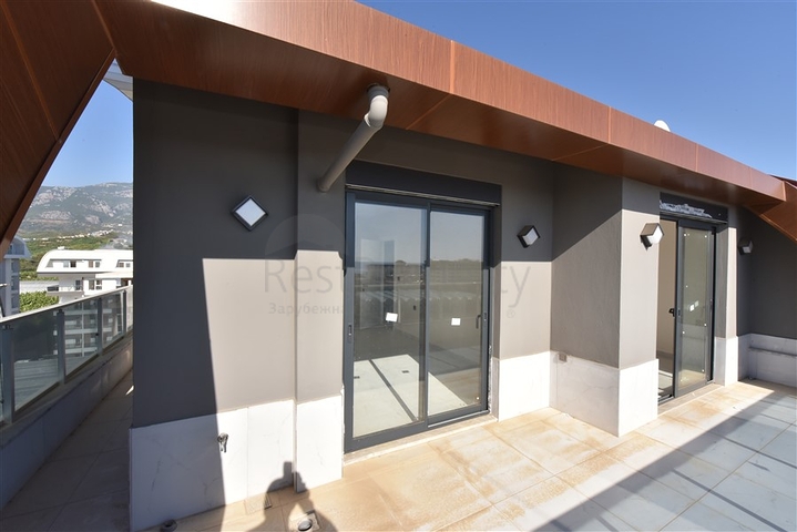 2 + 1 بنتهاوس في منزل جديد 400 متر من البحر  2 + 1 بنتهاوس في منزل جديد 400 متر من البحر