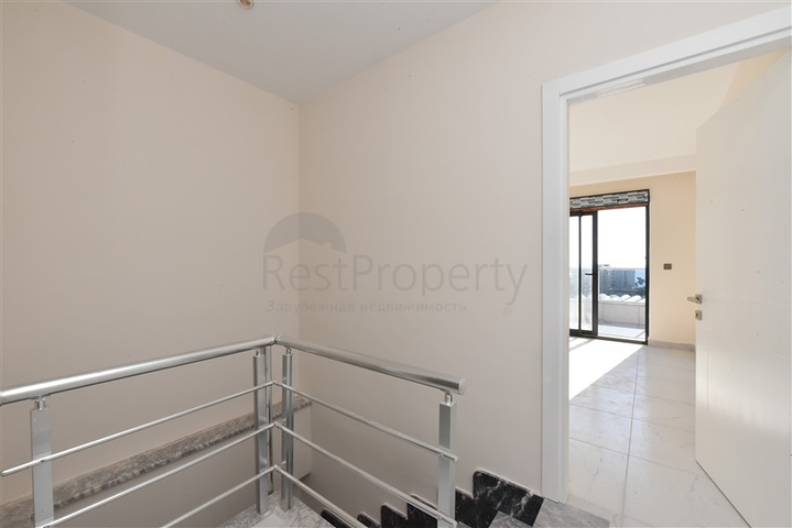 2 + 1 بنتهاوس في منزل جديد 400 متر من البحر  2 + 1 بنتهاوس في منزل جديد 400 متر من البحر