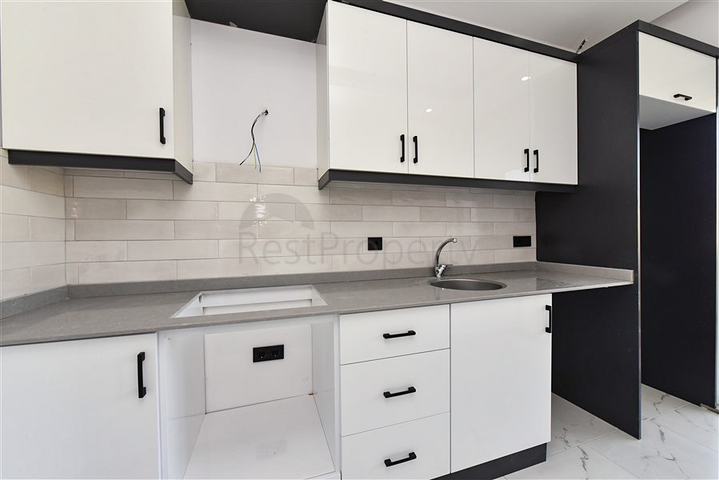 شقة 2+1 مع مطبخ منفصل في منطقة كوناكلي