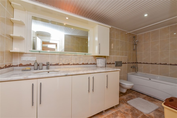 شقة فسيحة 2 + 1 على بعد 200 متر من البحر الأبيض المتوسط شقة فسيحة 2 + 1 على بعد 200 متر من البحر الأبيض المتوسط