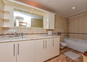 شقة فسيحة 2 + 1 على بعد 200 متر من البحر الأبيض المتوسط شقة فسيحة 2 + 1 على بعد 200 متر من البحر الأبيض المتوسط