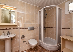 شقة فسيحة 2 + 1 على بعد 200 متر من البحر الأبيض المتوسط شقة فسيحة 2 + 1 على بعد 200 متر من البحر الأبيض المتوسط