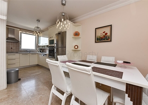 شقة فسيحة 2 + 1 على بعد 200 متر من البحر الأبيض المتوسط شقة فسيحة 2 + 1 على بعد 200 متر من البحر الأبيض المتوسط