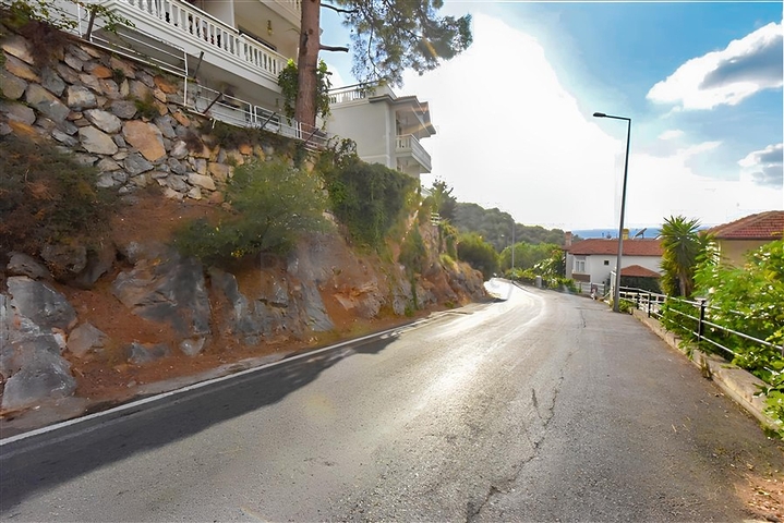 شقة 3+1 مع مطبخ منفصل عند سفح قلعة ألانيا شقة 3+1 مع مطبخ منفصل عند سفح قلعة ألانيا