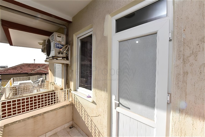 شقة 3+1 مع مطبخ منفصل عند سفح قلعة ألانيا شقة 3+1 مع مطبخ منفصل عند سفح قلعة ألانيا