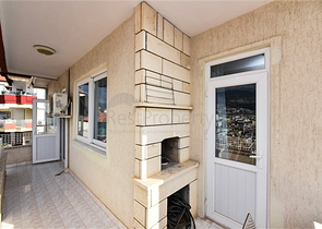 شقة 3+1 مع مطبخ منفصل عند سفح قلعة ألانيا شقة 3+1 مع مطبخ منفصل عند سفح قلعة ألانيا