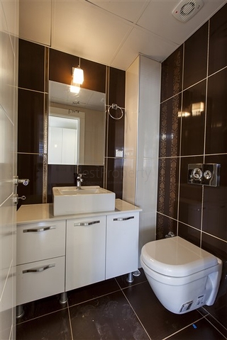 شقق على الساحل الأول في حي إردملي