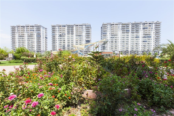 شقق مع بنية تحتية فندقية على الساحل الأول