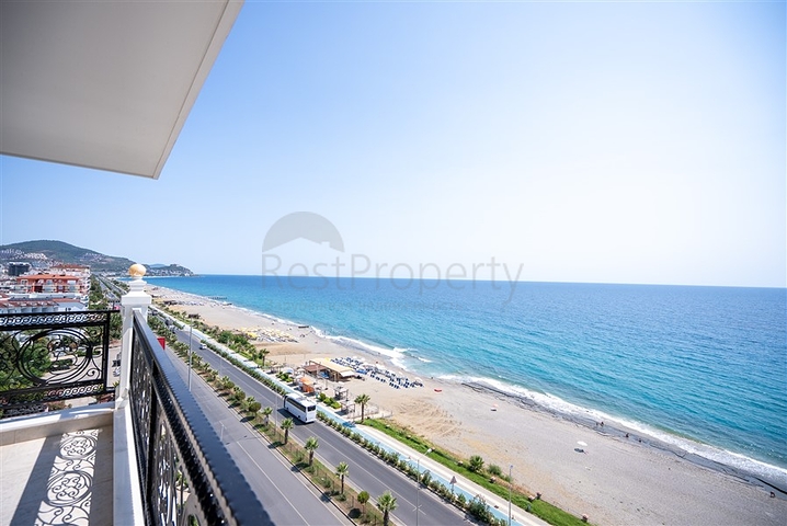 بنتهاوس واسع من طابقين للحصول على الجنسية على الساحل الأول  بنتهاوس واسع من طابقين للحصول على الجنسية على الساحل الأول