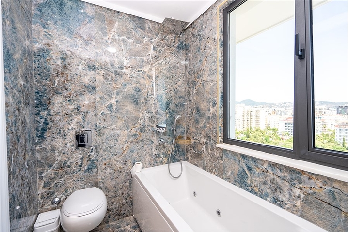 بنتهاوس واسع من طابقين للحصول على الجنسية على الساحل الأول  بنتهاوس واسع من طابقين للحصول على الجنسية على الساحل الأول