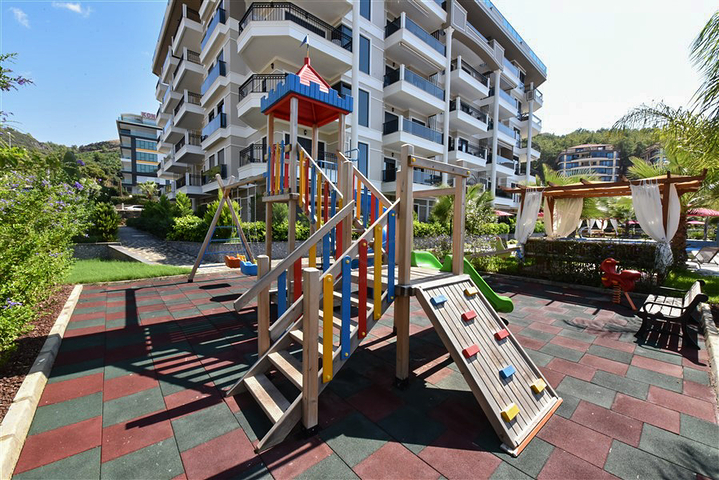 بنتهاوس 2 + 1 مع إطلالات خلابة على البحر في مجمع من الدرجة الممتازة