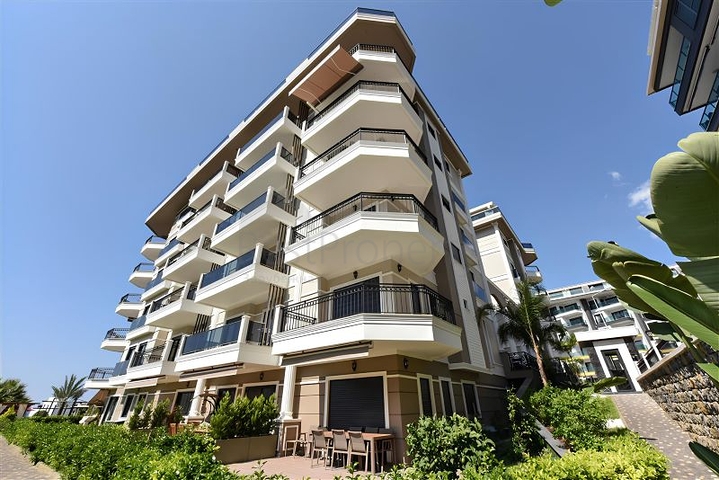 بنتهاوس 2 + 1 مع إطلالات خلابة على البحر في مجمع من الدرجة الممتازة