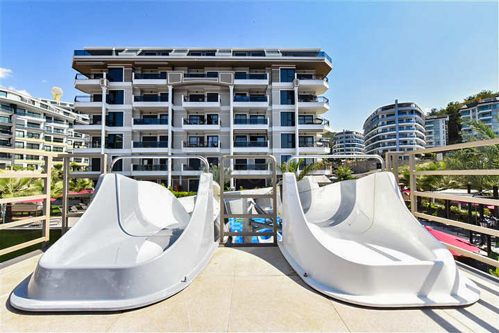 بنتهاوس 2 + 1 مع إطلالات خلابة على البحر في مجمع من الدرجة الممتازة