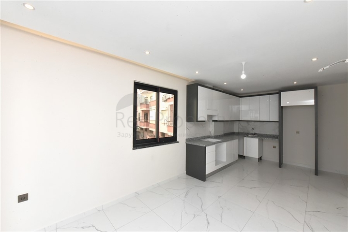 شقق في وسط ألانيا مطلة على البحر  شقق في وسط ألانيا مطلة على البحر