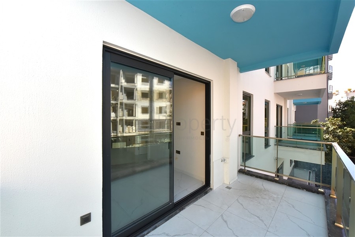 شقق في وسط ألانيا مطلة على البحر  شقق في وسط ألانيا مطلة على البحر