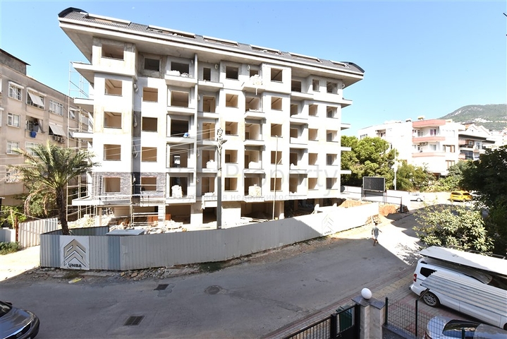 شقق في وسط ألانيا مطلة على البحر  شقق في وسط ألانيا مطلة على البحر