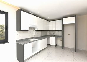 شقق في وسط ألانيا مطلة على البحر  شقق في وسط ألانيا مطلة على البحر