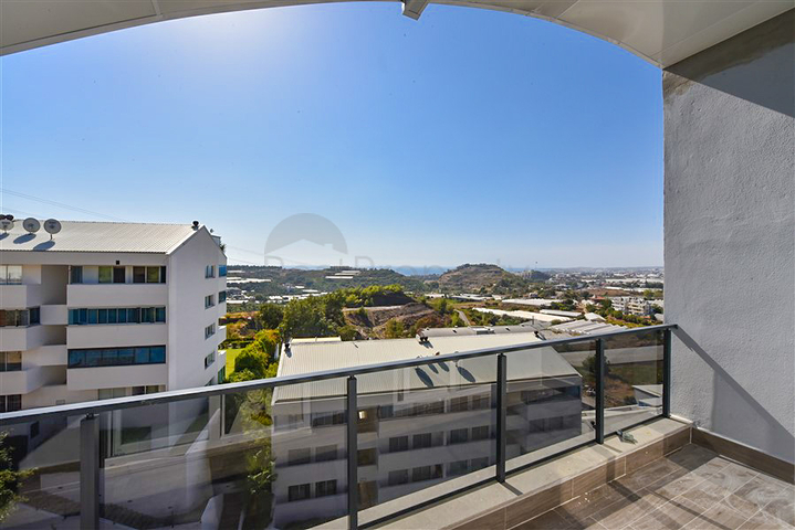 بنتهاوس مطل على البحر في منطقة كوناكلي