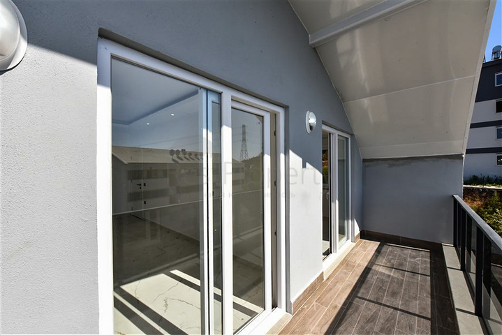 بنتهاوس مطل على البحر في منطقة كوناكلي