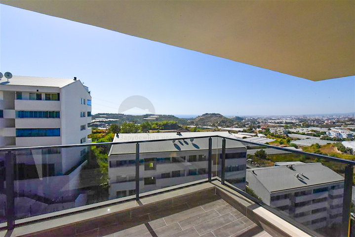 بنتهاوس مطل على البحر في منطقة كوناكلي