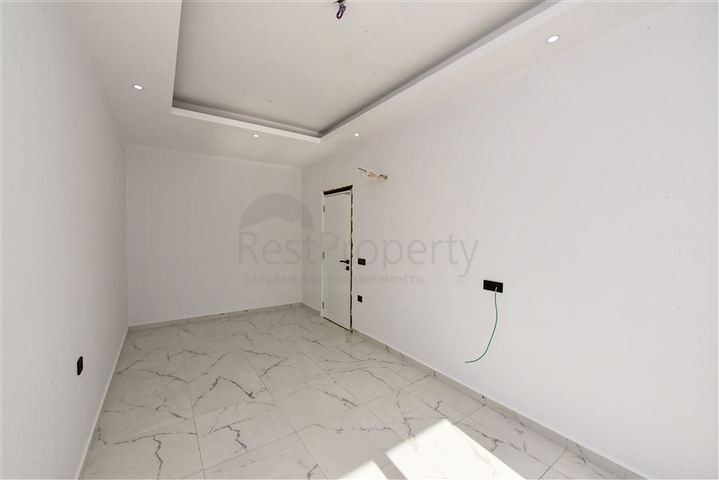 شقة من ثلاث غرف مع مطبخ منفصل وإمكانية الحصول على تصريح إقامة في منطقة كوناكلي