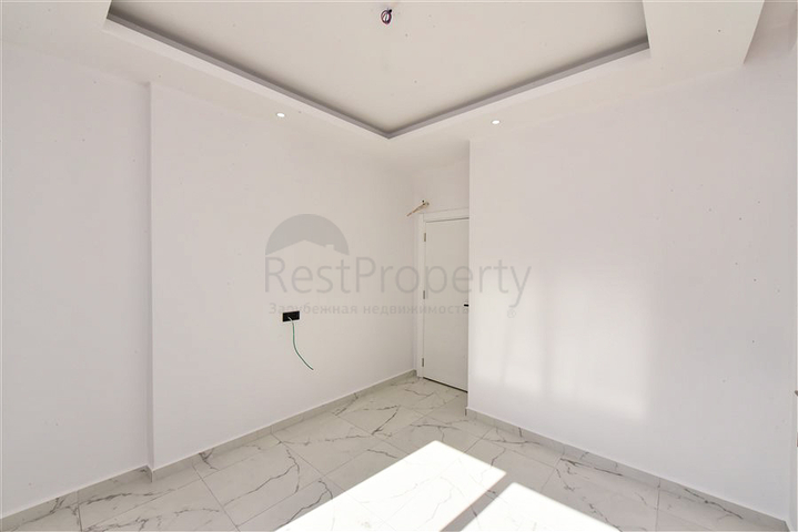 شقة من ثلاث غرف مع مطبخ منفصل وإمكانية الحصول على تصريح إقامة في منطقة كوناكلي