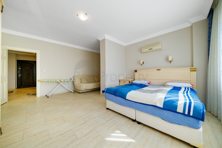 شقة كبيرة 2+1 للعيش في منطقة توسمور ، وهي مفتوحة لتصاريح الإقامة شقة كبيرة 2+1 للعيش في منطقة توسمور ، وهي مفتوحة لتصاريح الإقامة