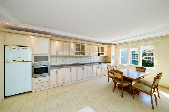 شقة كبيرة 2+1 للعيش في منطقة توسمور ، وهي مفتوحة لتصاريح الإقامة شقة كبيرة 2+1 للعيش في منطقة توسمور ، وهي مفتوحة لتصاريح الإقامة