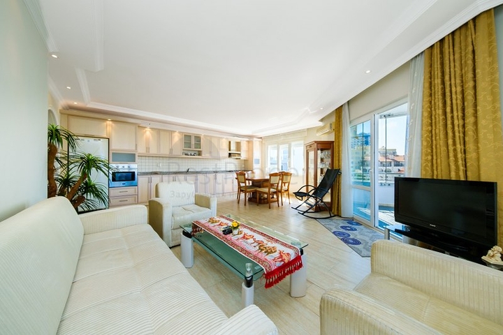 شقة كبيرة 2+1 للعيش في منطقة توسمور ، وهي مفتوحة لتصاريح الإقامة شقة كبيرة 2+1 للعيش في منطقة توسمور ، وهي مفتوحة لتصاريح الإقامة