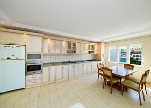 شقة كبيرة 2+1 للعيش في منطقة توسمور ، وهي مفتوحة لتصاريح الإقامة شقة كبيرة 2+1 للعيش في منطقة توسمور ، وهي مفتوحة لتصاريح الإقامة