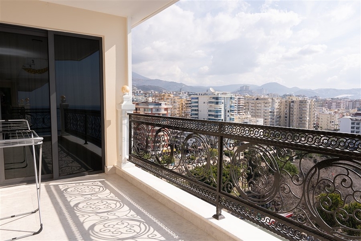 بنتهاوس 3+1 على الساحل الأول بنتهاوس 3+1 على الساحل الأول