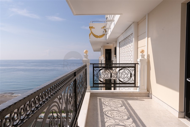 بنتهاوس 3+1 على الساحل الأول بنتهاوس 3+1 على الساحل الأول