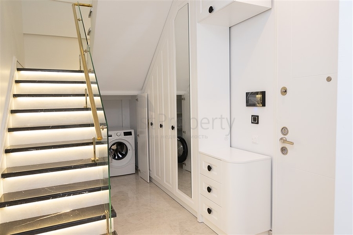 بنتهاوس 3+1 على الساحل الأول بنتهاوس 3+1 على الساحل الأول