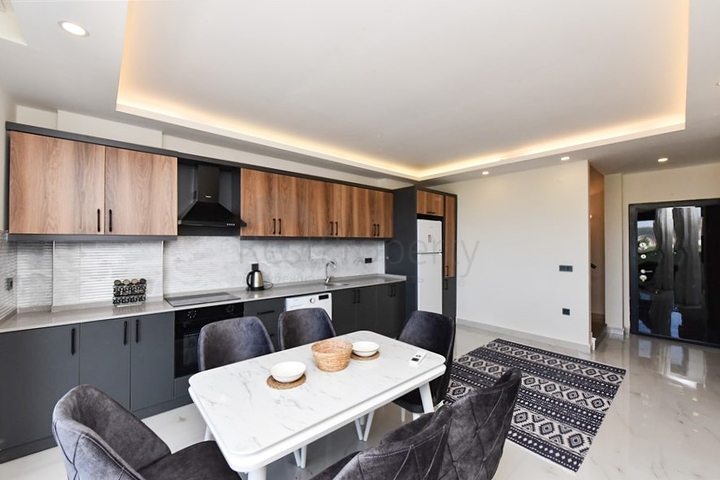 استئجار بنتهاوس على البحر بالقرب من شاطئ كليوباترا