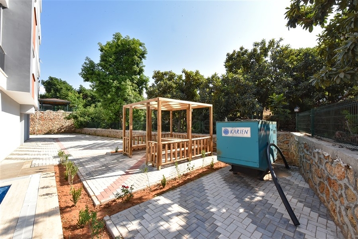 بنتهاوس من أربع غرف مع إطلالة مفتوحة على المدينة والجبال