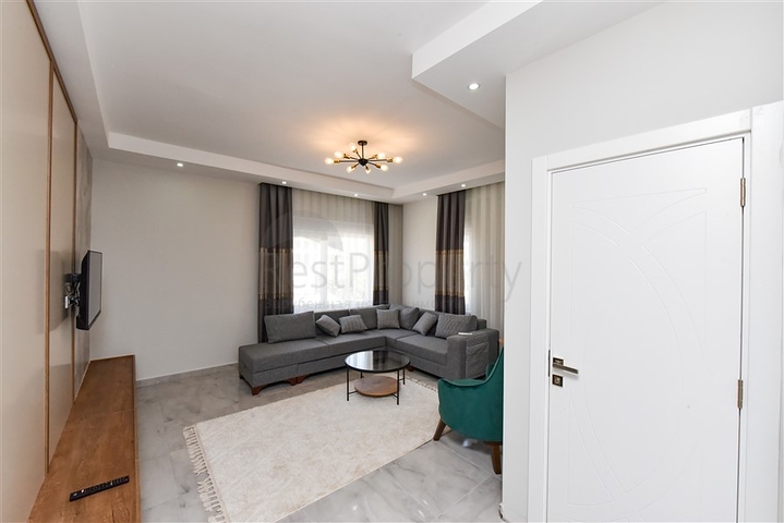 بنتهاوس من أربع غرف مع إطلالة مفتوحة على المدينة والجبال