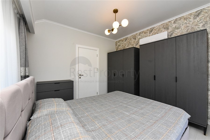 بنتهاوس من أربع غرف مع إطلالة مفتوحة على المدينة والجبال